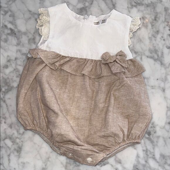 Mayoral Other - Mayoral Adorable White and Tan Baby Romper 6/9M